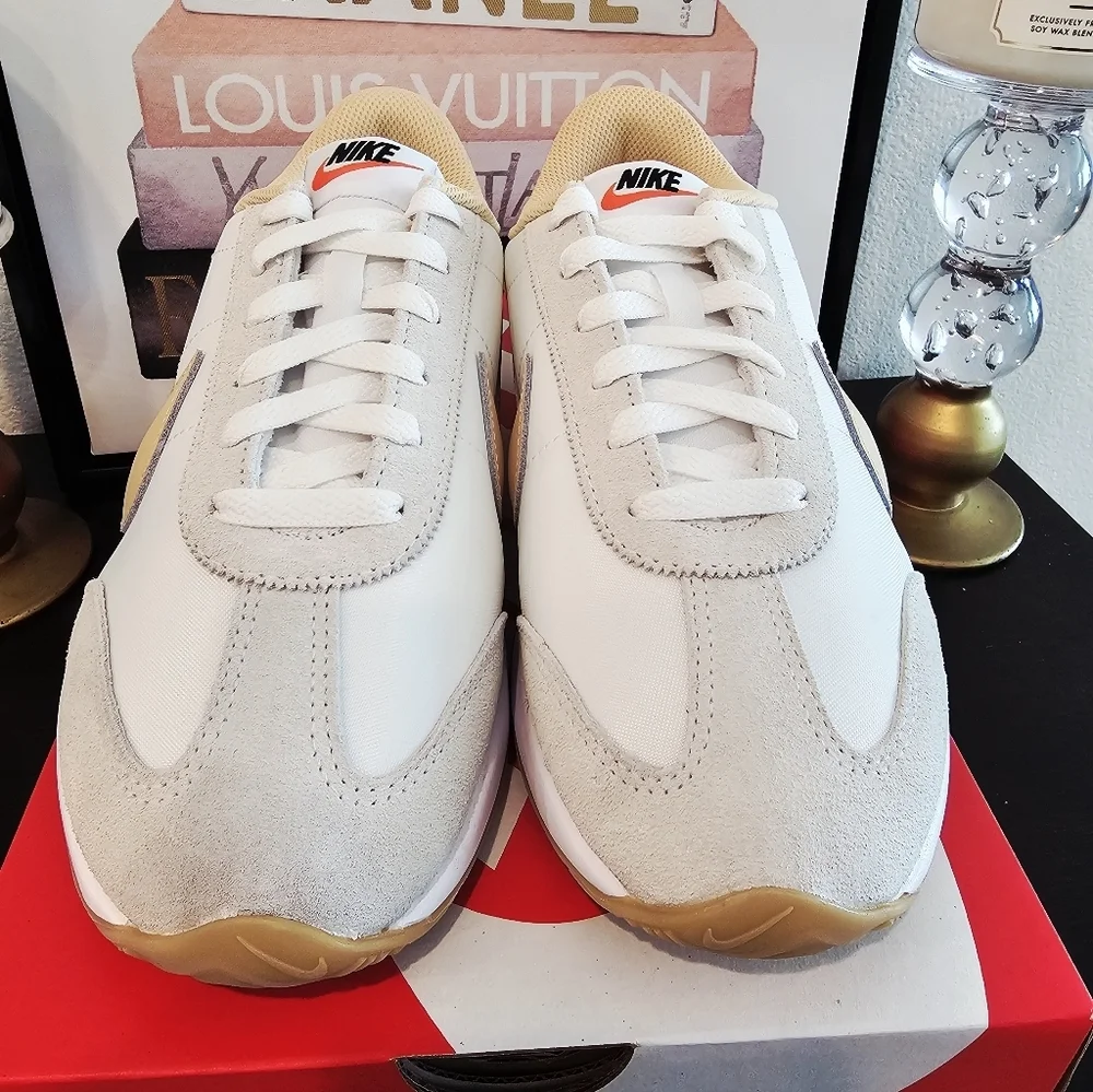 Nike Pacific Low Top Sneaker Women's Size 8.5